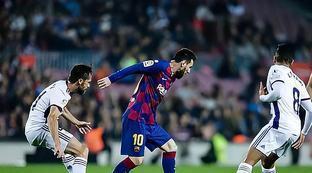 火箭第二节狂轰46分&单节领先21分 太阳整个半场只有49分.